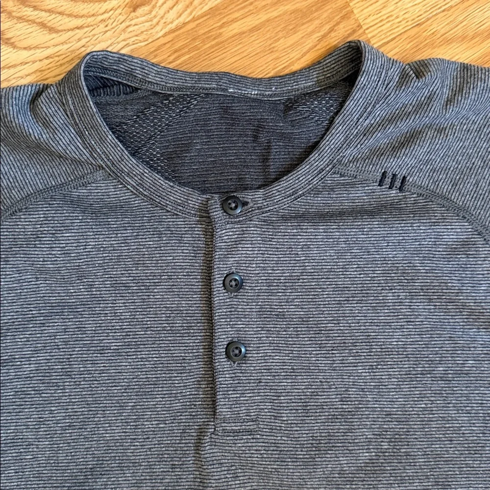 Men's Lululemon Techloom Short Sleeve Henley Shirt - Gray - Picture 2 of 8
